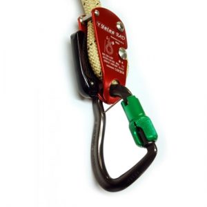 A red and green YATES POSITIONING LANYARD(1.5 AND 2 METER) W/RAD ADJUSTER on a white background.
