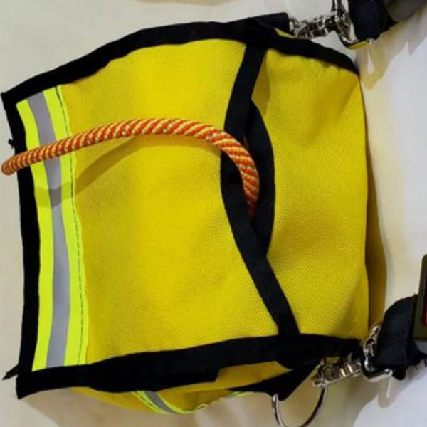 A EP400B-S - SMALL BASIC RESCUE THROW BAG with a rope attached to it.