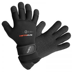 A pair of black Aleutian K-Gloves, 3mm on a white background.