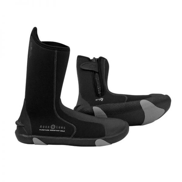 A pair of Superzip Ergo, 3mm neoprene boots on a white background.