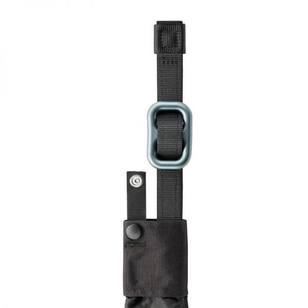 A black strap with a blue buckle attached to it.