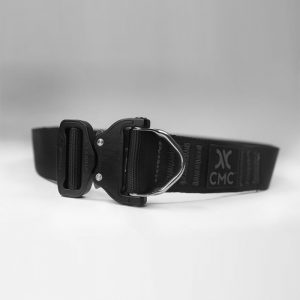 A black harness with a buckle on it.